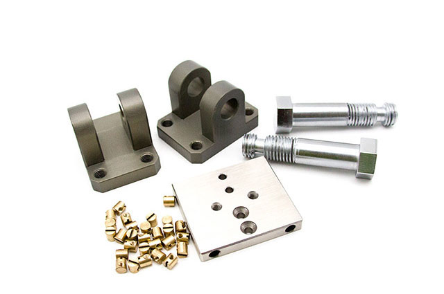 東莞CNC加工設備日、周、月、半年的維護保養